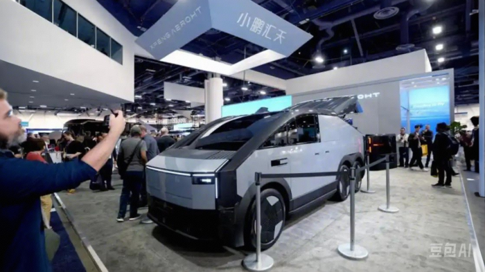 2025款小鹏X9上市，小鹏要加码打造AI出行全球化(图1)